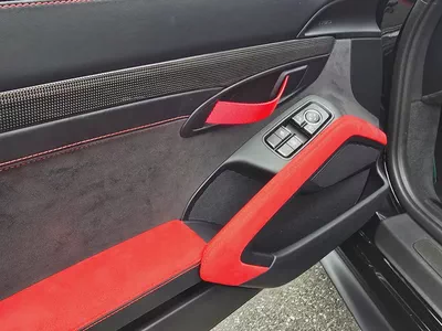 Porsche 911 GT2 RS 2019 - Japanese Specs - Pristine Condition-18