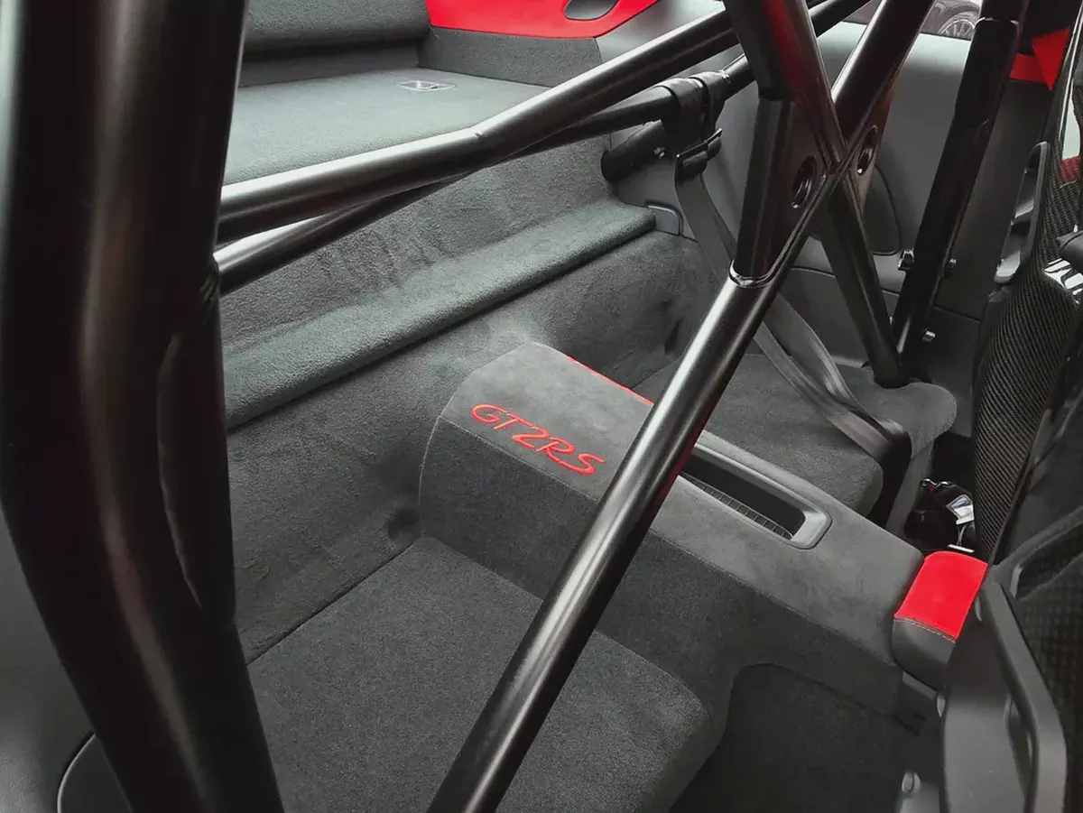 Porsche 911 GT2 RS 2019 - Japanese Specs - Pristine Condition-16-16