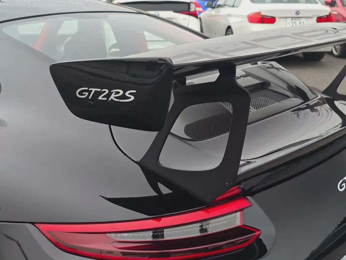 Porsche 911 GT2 RS 2019 - Japanese Specs - Pristine Condition-5-5