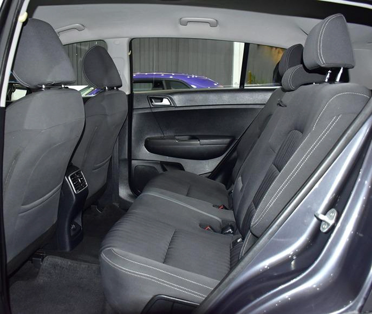 KIA Sportage ( 2017 Model ) in Grey Color GCC Specs