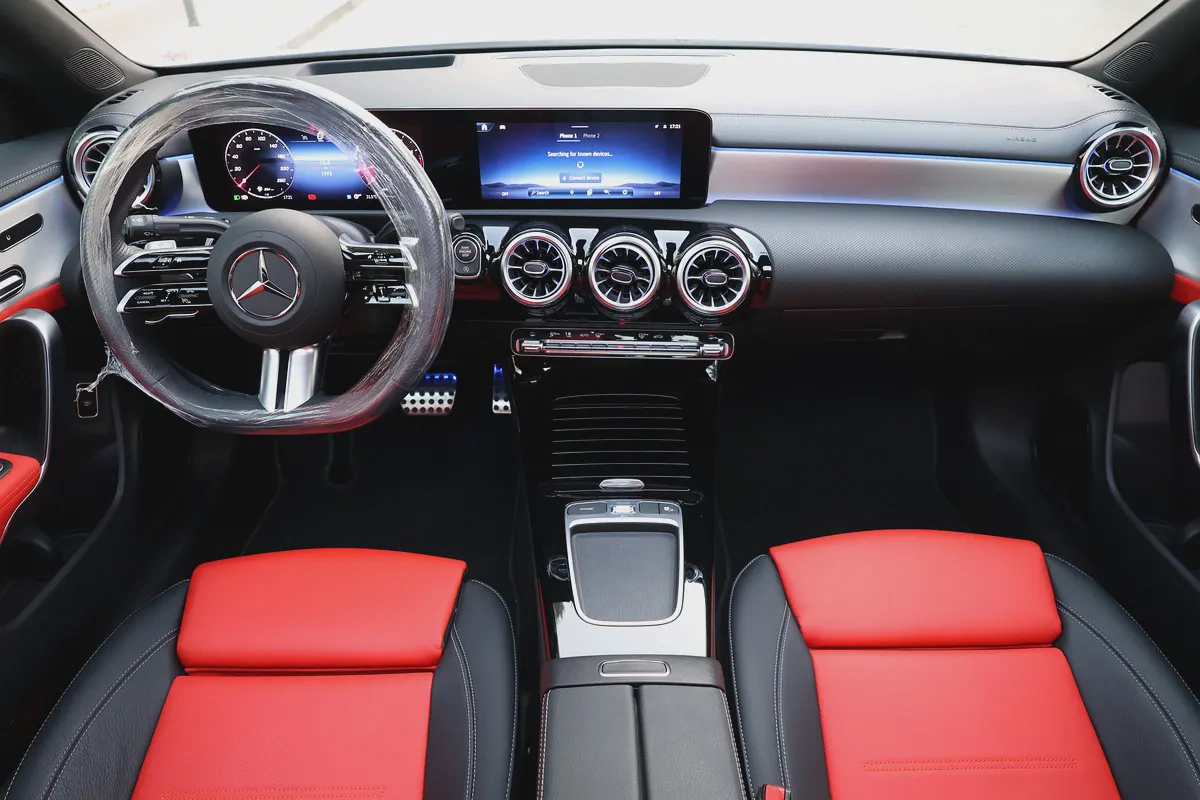 Mercedes-benz CLA250-2025-4Matic-2500KM-Under Warranty AND Service -GCC Specs-10-10