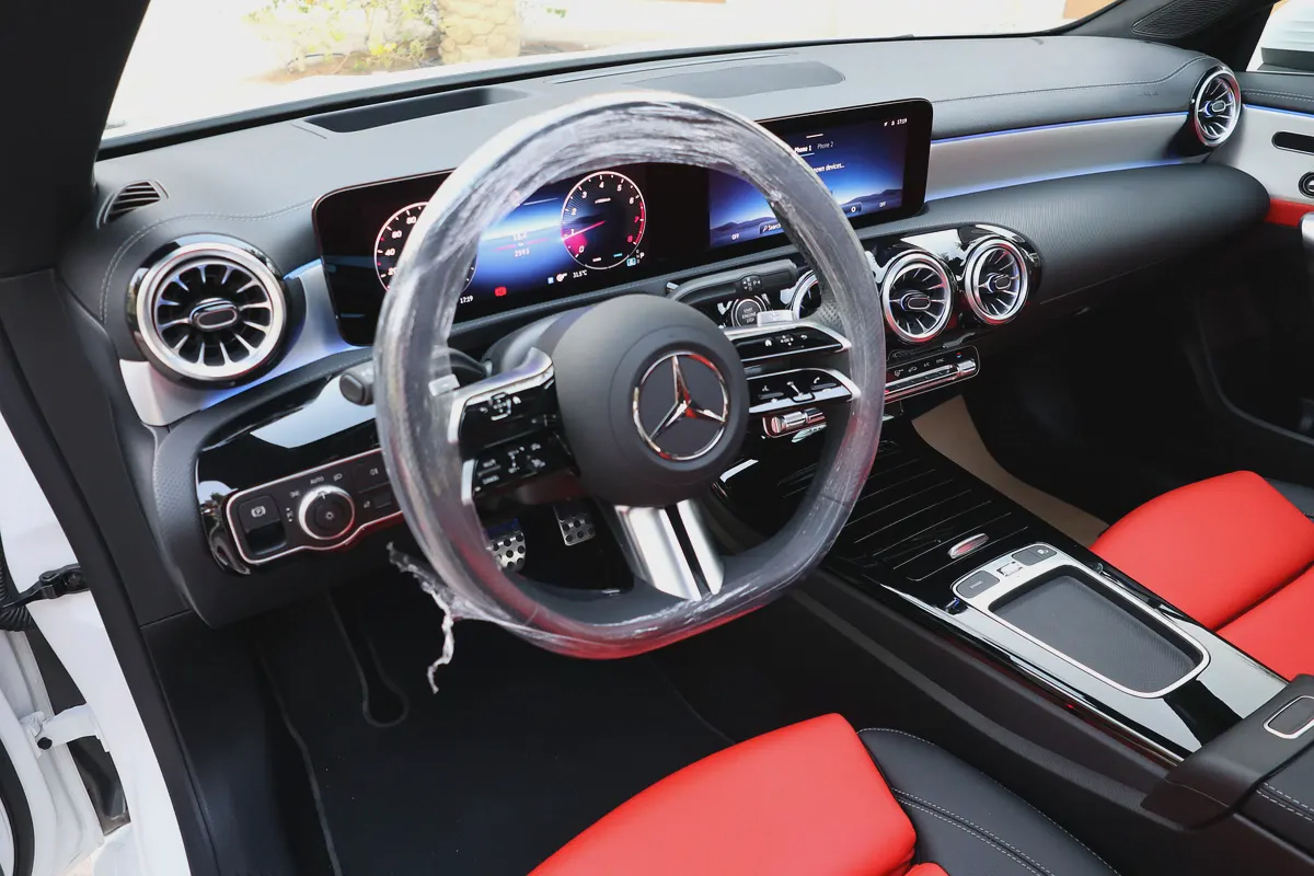 Mercedes-benz CLA250-2025-4Matic-2500KM-Under Warranty AND Service -GCC Specs-13-13