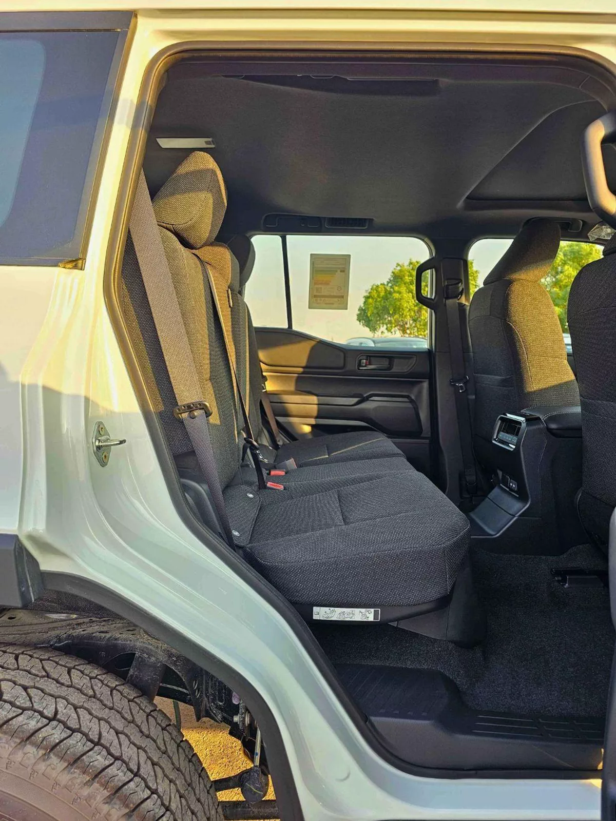 Toyota Prado ALL ROUNDER TURBO 2.8L DIESEL ALL ROUNDER TURBO STD / 2.8L DIESEL V4 / SUNROOF / COOL BOX (CODE # P28AR2)-11-0