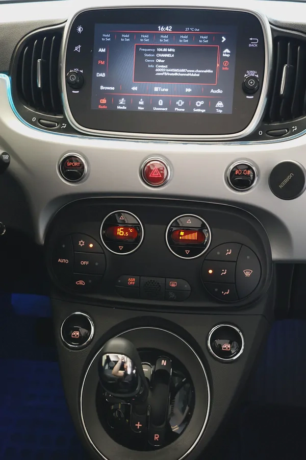 FIAT 500 CONVERTIBLE - GCC SPECS - ACCIDENT FREE - UNDER WARRANTY - EXCELENT CONDITION -