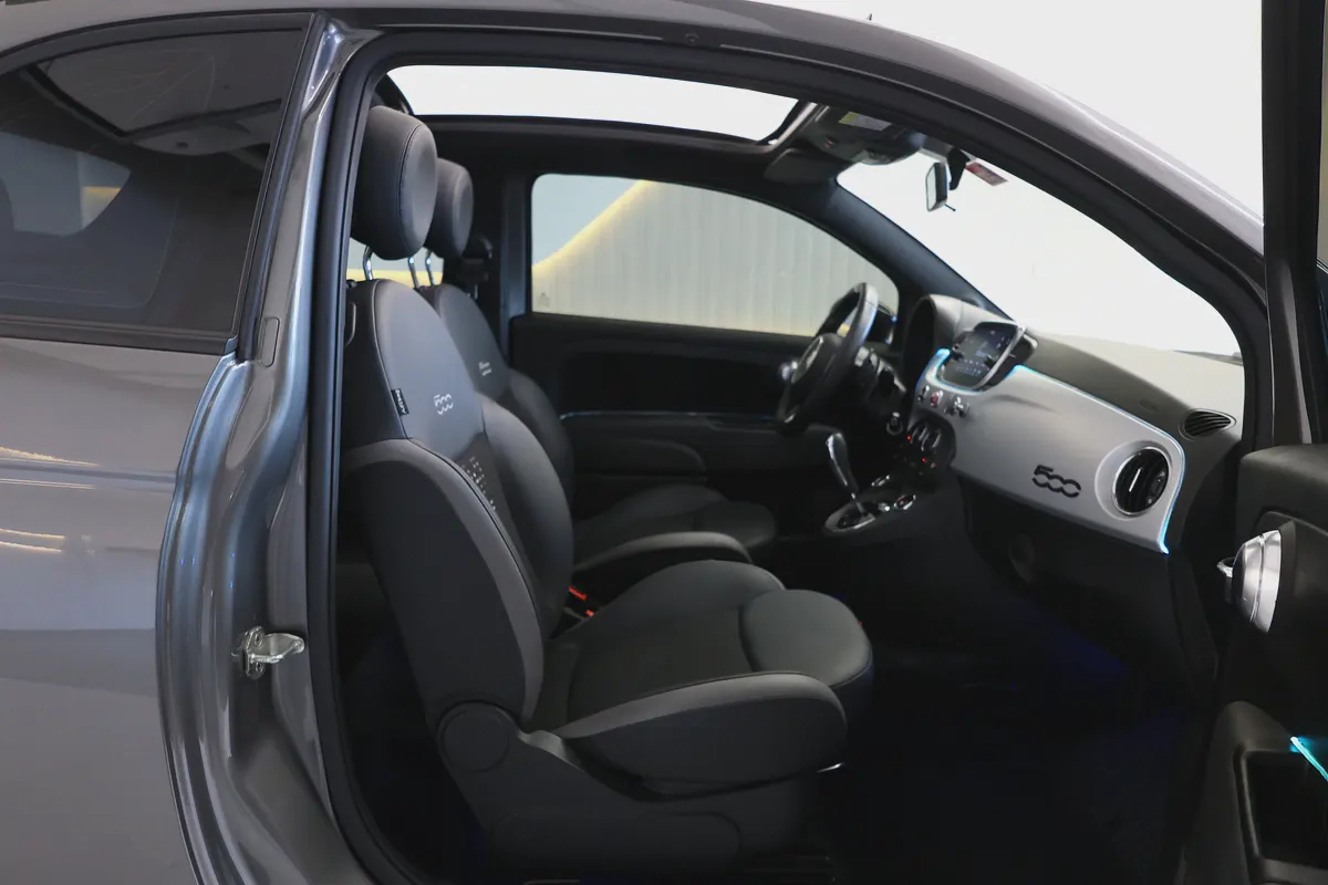 FIAT 500 CONVERTIBLE - GCC SPECS - ACCIDENT FREE - UNDER WARRANTY - EXCELENT CONDITION --15-15
