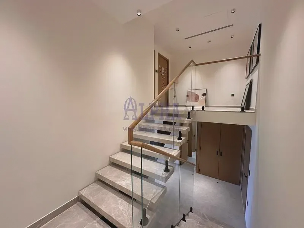 Cozy Loft Apartment| Spacious|Beach View-2-2