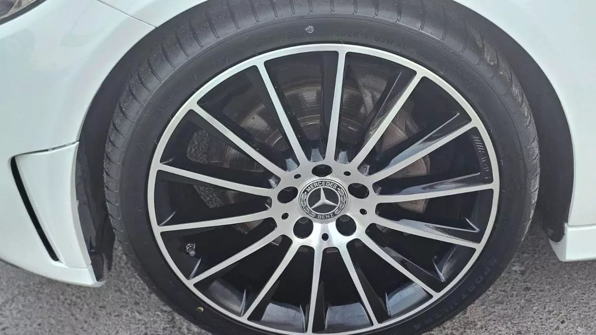 Mercedes Benz C200 AMG Mercedes c200 v4 2018-14-0