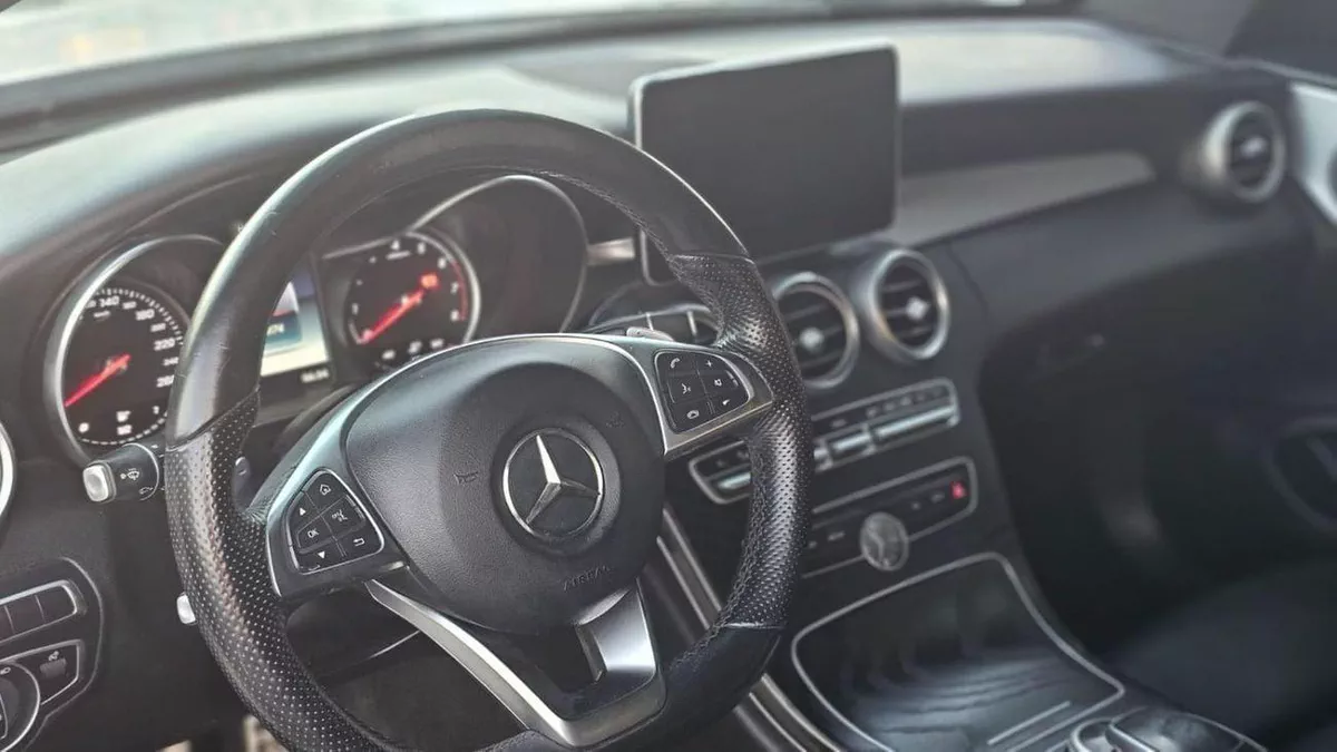 Mercedes Benz C200 AMG Mercedes c200 v4 2018-2-0
