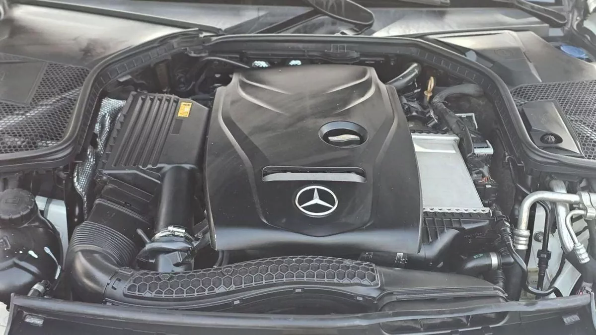 Mercedes Benz C200 AMG Mercedes c200 v4 2018-4-0