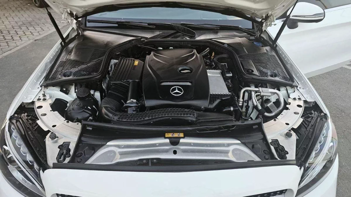 Mercedes Benz C200 AMG Mercedes c200 v4 2018-6-0