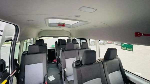 Toyota Hiace HIACE 2.8 AUTOMATIC DIESEL