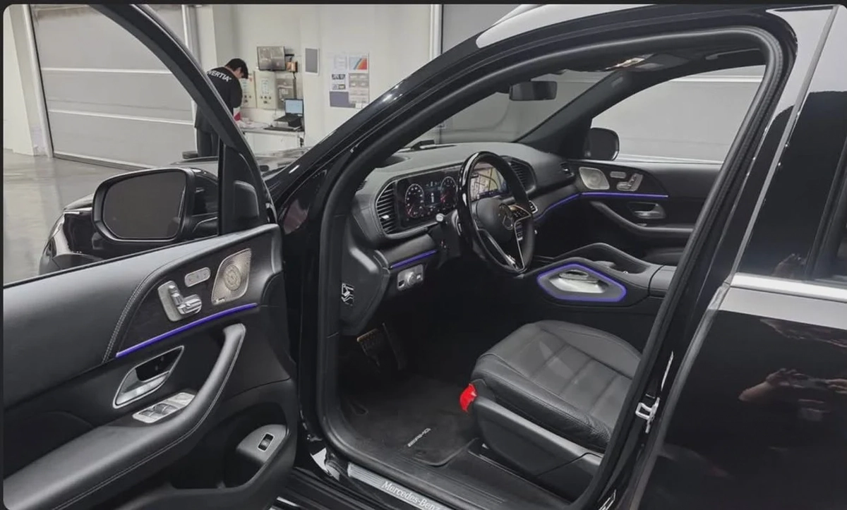 Mercedes Benz GLS580 4MATIC-8-8