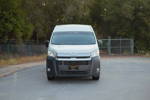 High-Roof 13-Seater Passenger Van | Automatic | GCC Specs | Ref#T28025