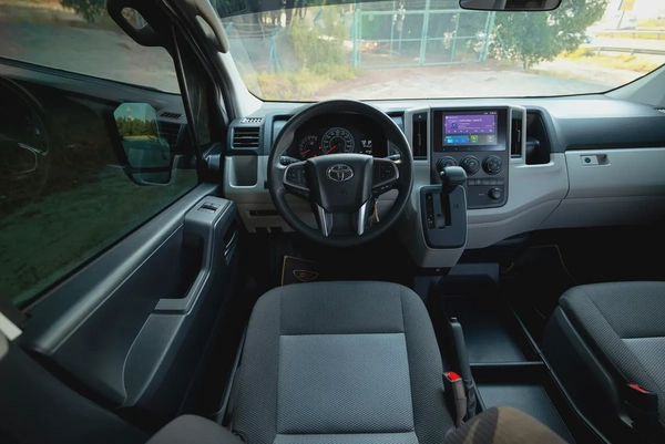 High-Roof 13-Seater Passenger Van | Automatic | GCC Specs | Ref#T28025