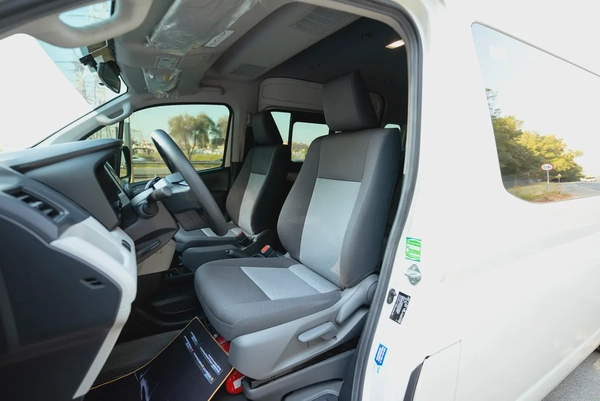High-Roof 13-Seater Passenger Van | Automatic | GCC Specs | Ref#T28025
