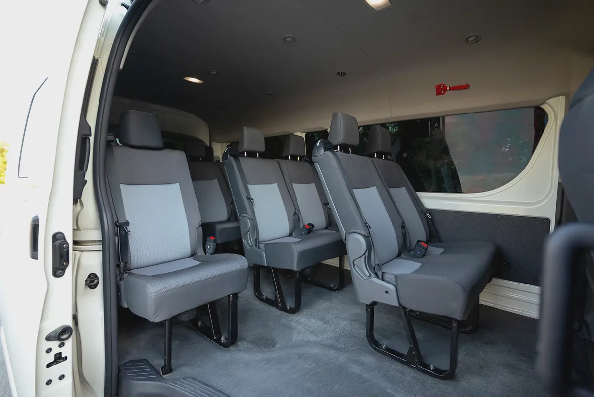 High-Roof 13-Seater Passenger Van | Automatic | GCC Specs | Ref#T28025-11-11