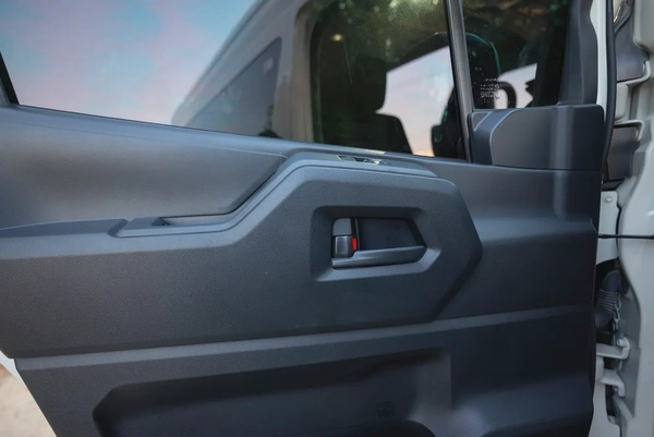 High-Roof 13-Seater Passenger Van | Automatic | GCC Specs | Ref#T28025