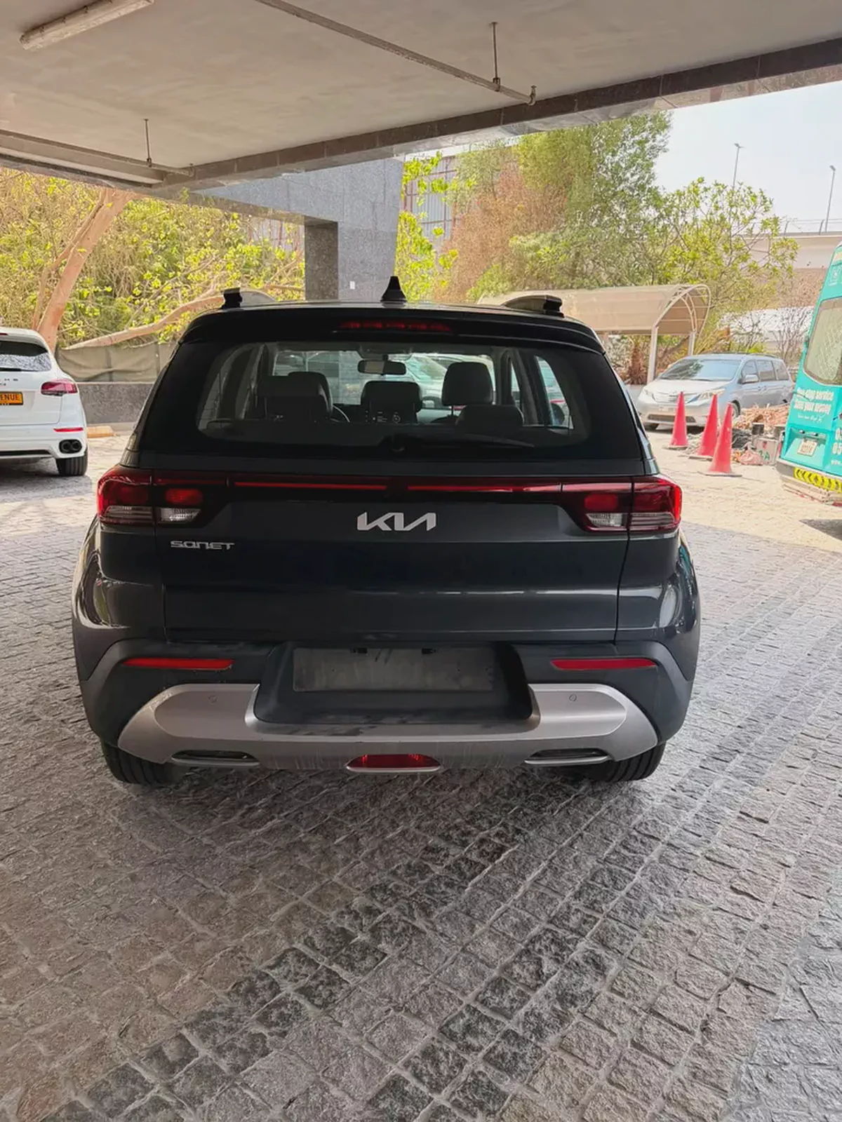 Kia Sonet 2023 | GCC Specs | Reliable & Fuel Efficient-1-1