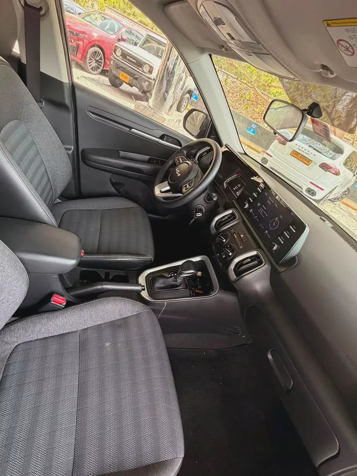 Kia Sonet 2023 | GCC Specs | Reliable & Fuel Efficient-5-5