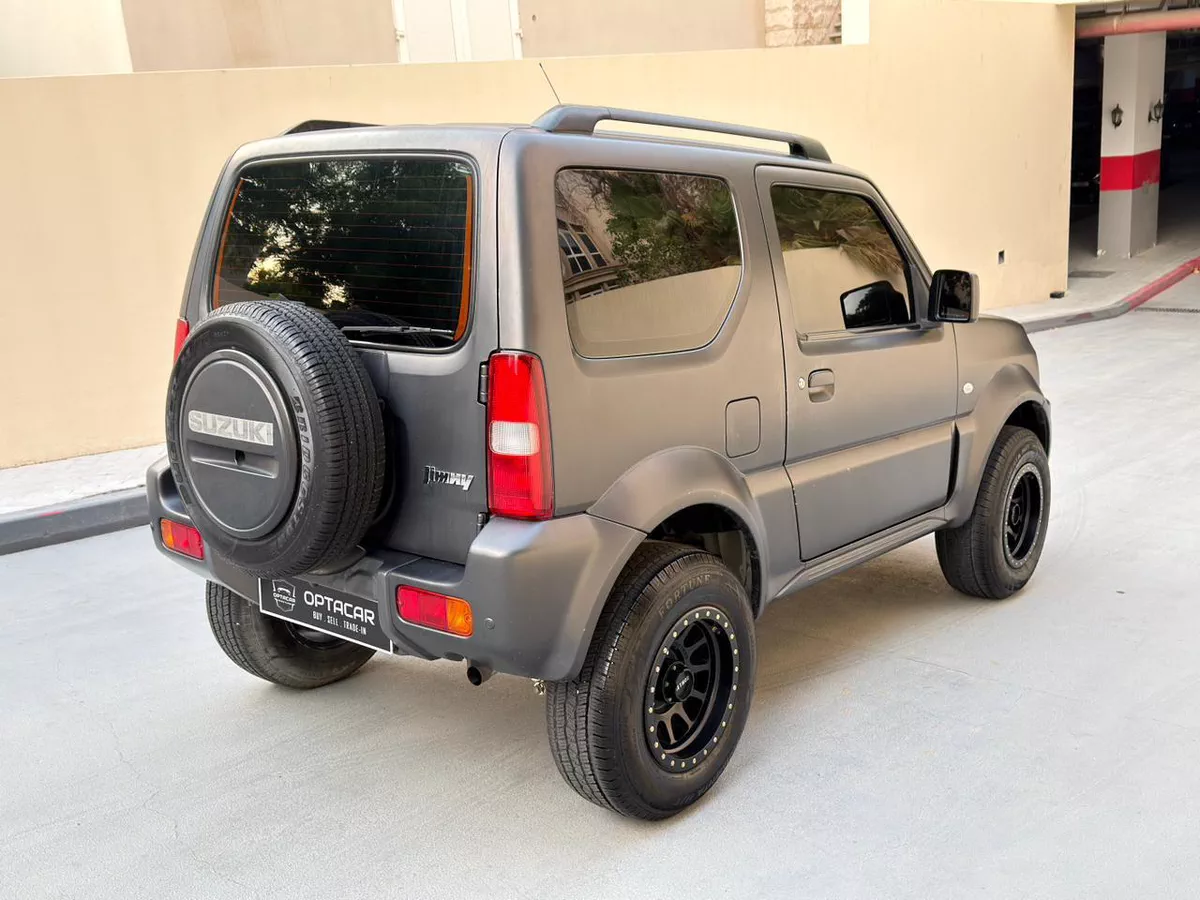 Single Owner, GCC Specs 2018 SUZUKI JIMNY GLX 2Door, 1.3Litre V4 4WD, Partially Agency Maintained.-8-8