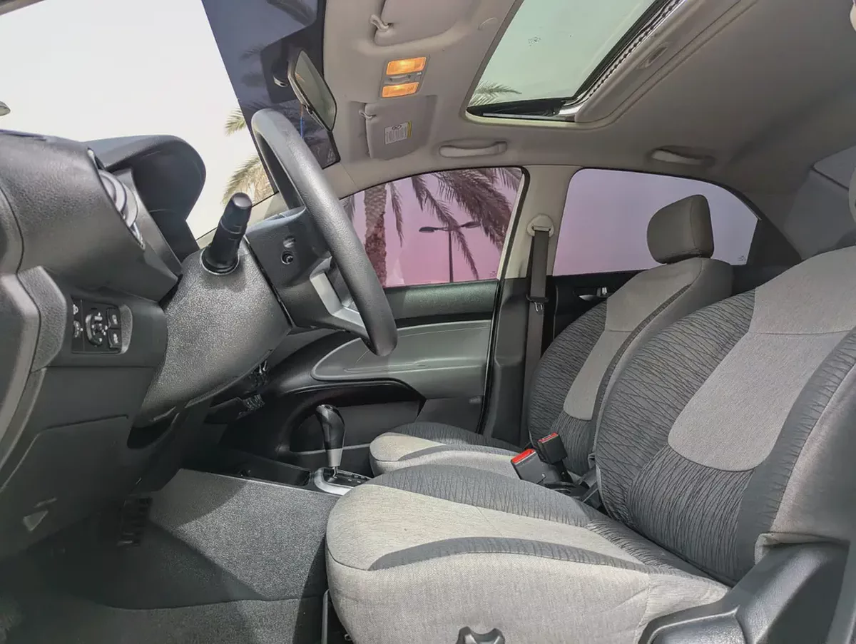 Kia Pegas LX 2020 GCC Specs - Full Option Top With Navigation  Sunroof Premium Condition Low KM Car-6-6