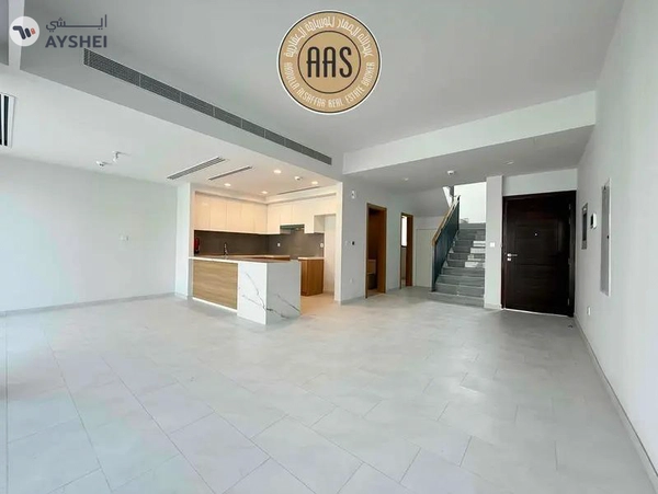 Deal Of The Day ! 3Bedroom Townhouse Villa Available For Rent in Villanova