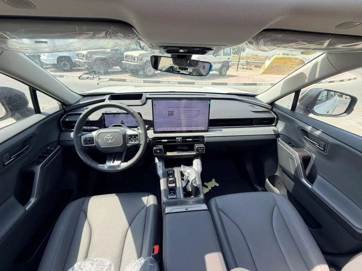 Toyota RAV4 VXR HEV-15-0