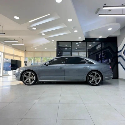 2016 Audi A8L quattro GCC Specs-12