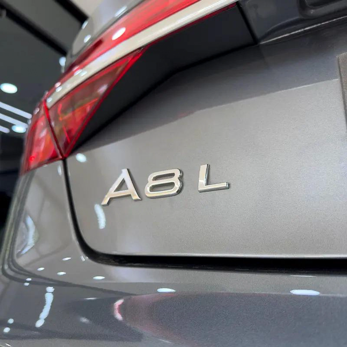 2016 Audi A8L quattro GCC Specs-11-11