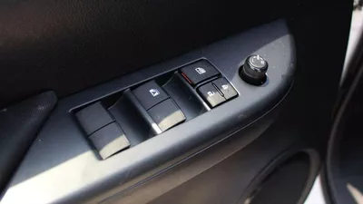 Toyota Hilux GL TOYOTA  HILUX 2.7L MT BASIC GCC-16