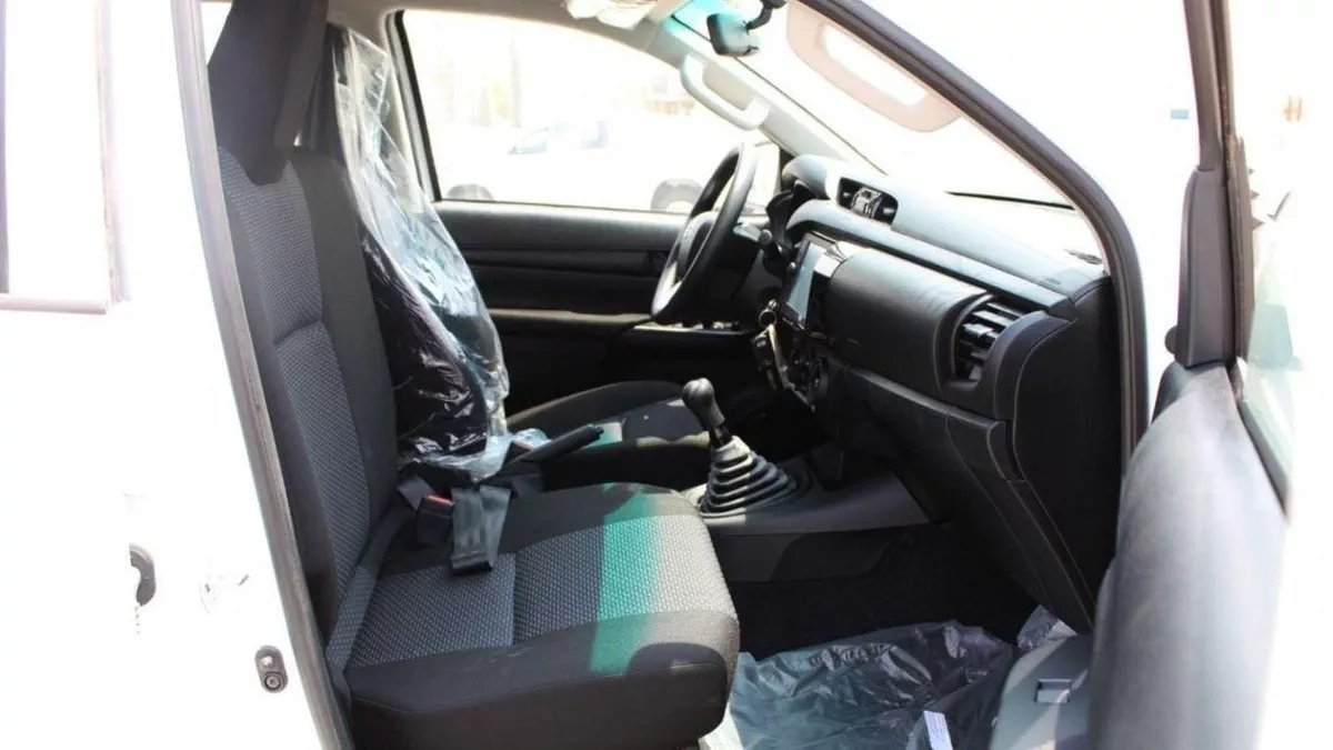 Toyota Hilux GL TOYOTA  HILUX 2.7L MT BASIC GCC-14-0