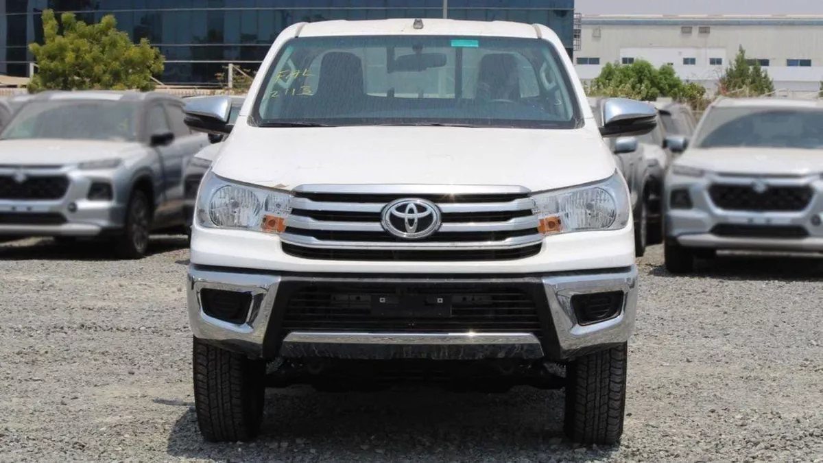 Toyota Hilux GL TOYOTA  HILUX 2.7L MT BASIC GCC-1-0