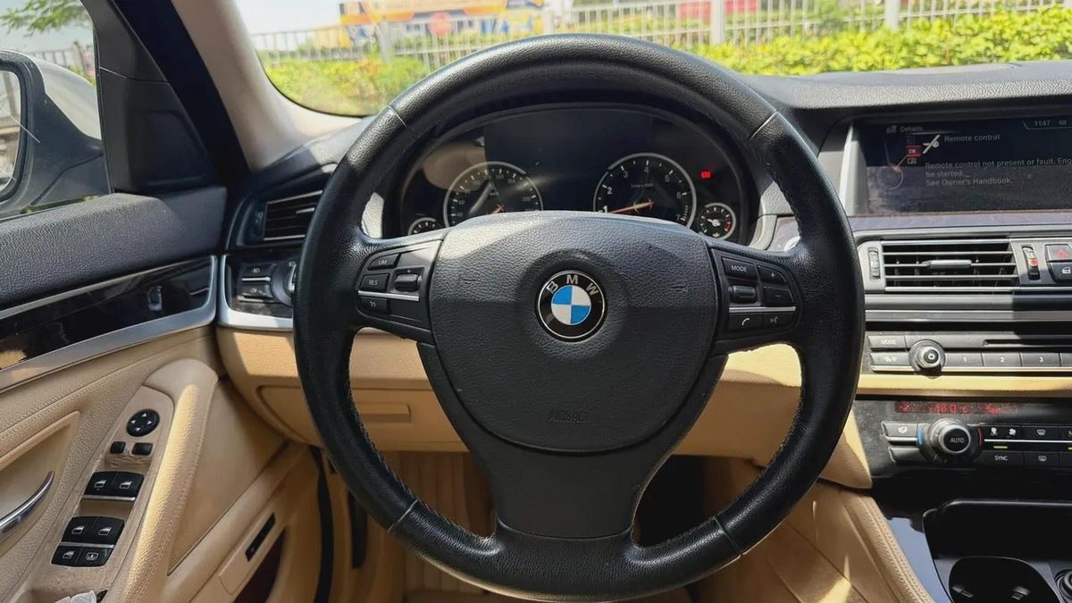 2015 BMW 520i | G.C.C-9-9