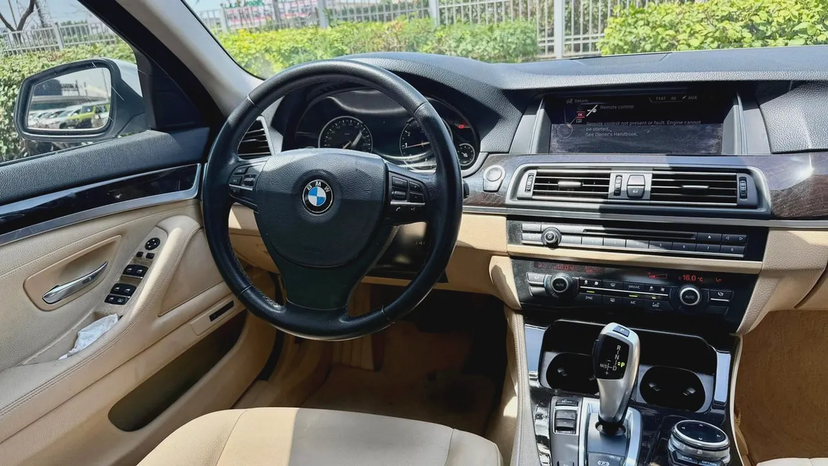 2015 BMW 520i | G.C.C-10-10