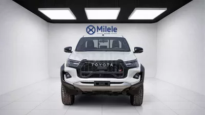 Toyota Hilux GR SPORT-1