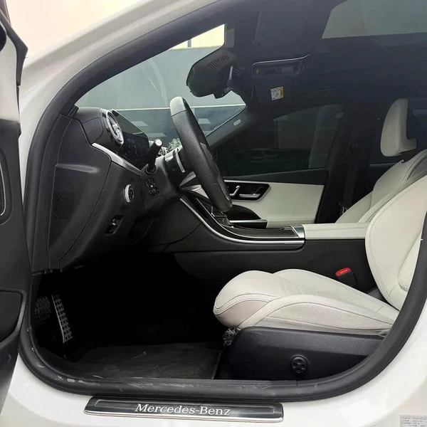 Mercedes C300 2022 | Korean Specs | Clean Title | 83,000 KM | White | مرسيدس C300 2022 وارد كوري