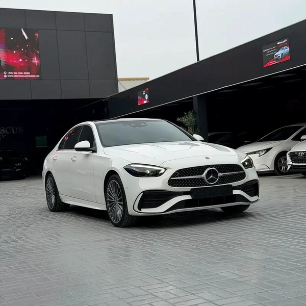 Mercedes C300 2022 | Korean Specs | Clean Title | 83,000 KM | White | مرسيدس C300 2022 وارد كوري