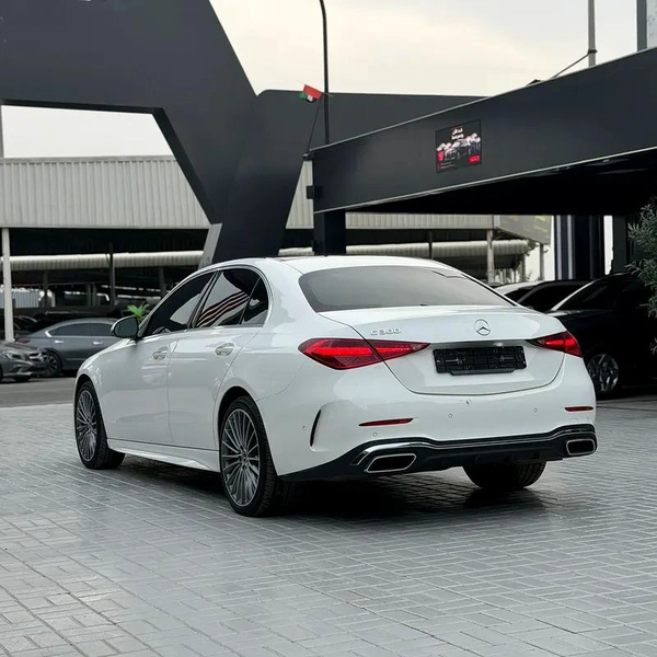 Mercedes C300 2022 | Korean Specs | Clean Title | 83,000 KM | White | مرسيدس C300 2022 وارد كوري