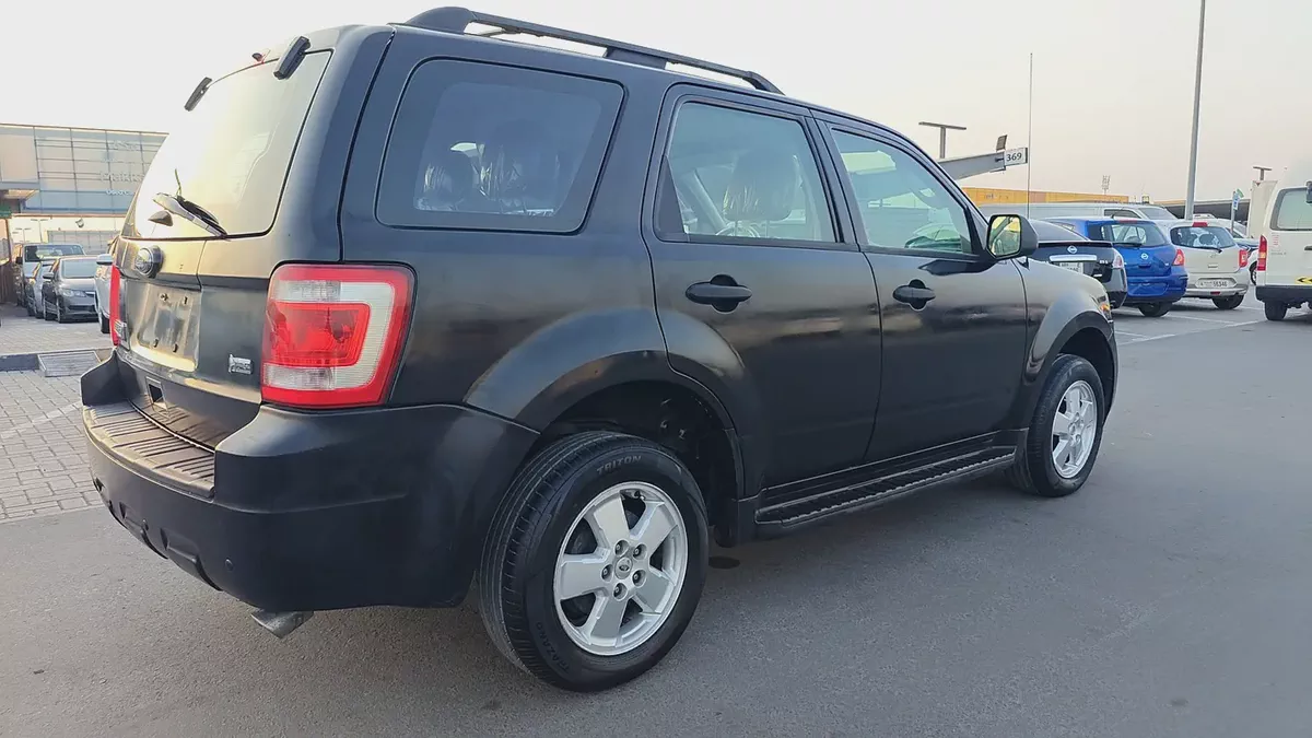 Ford Escape XLS 2012 GCC Specs-1-1
