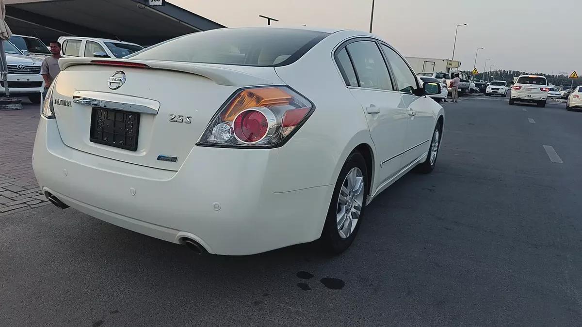 Nissan Altima SV 2012 GCC Specs - Excellent Condition-9-9