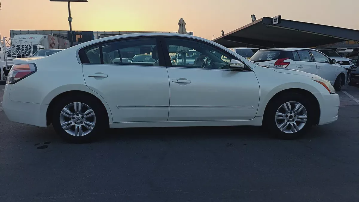 Nissan Altima SV 2012 GCC Specs - Excellent Condition-3-3