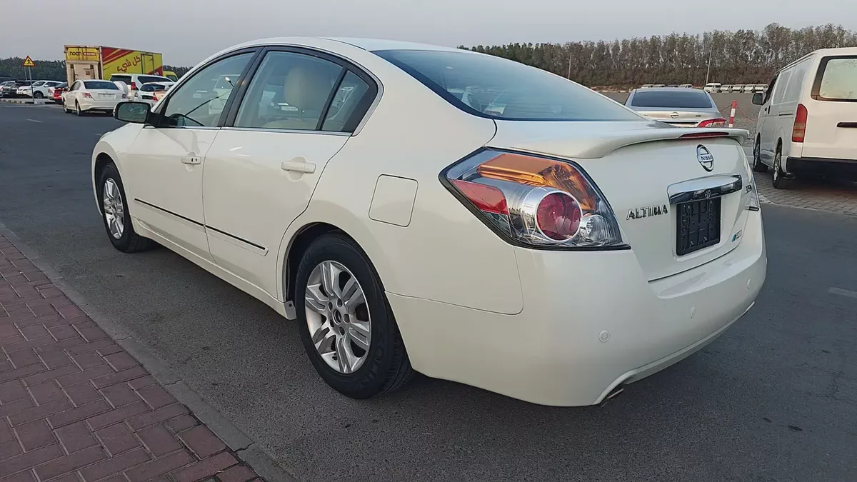 Nissan Altima SV 2012 GCC Specs - Excellent Condition-4-4