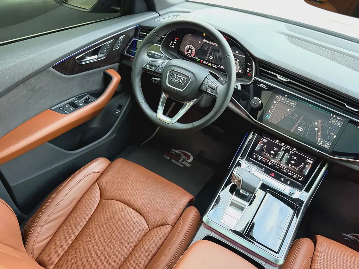 Audi Q8 55 TFSI quattro S line - GCC Specs Full Service History-10-10