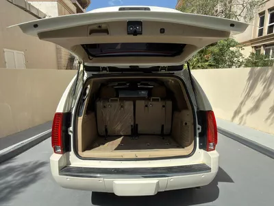 Gulf Specs 2011 CADILLAC ESCALADE PLATINUM 7-Seater, 6.2Litre V8-12