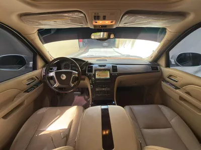 Gulf Specs 2011 CADILLAC ESCALADE PLATINUM 7-Seater, 6.2Litre V8-15