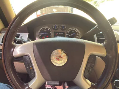 Gulf Specs 2011 CADILLAC ESCALADE PLATINUM 7-Seater, 6.2Litre V8-17