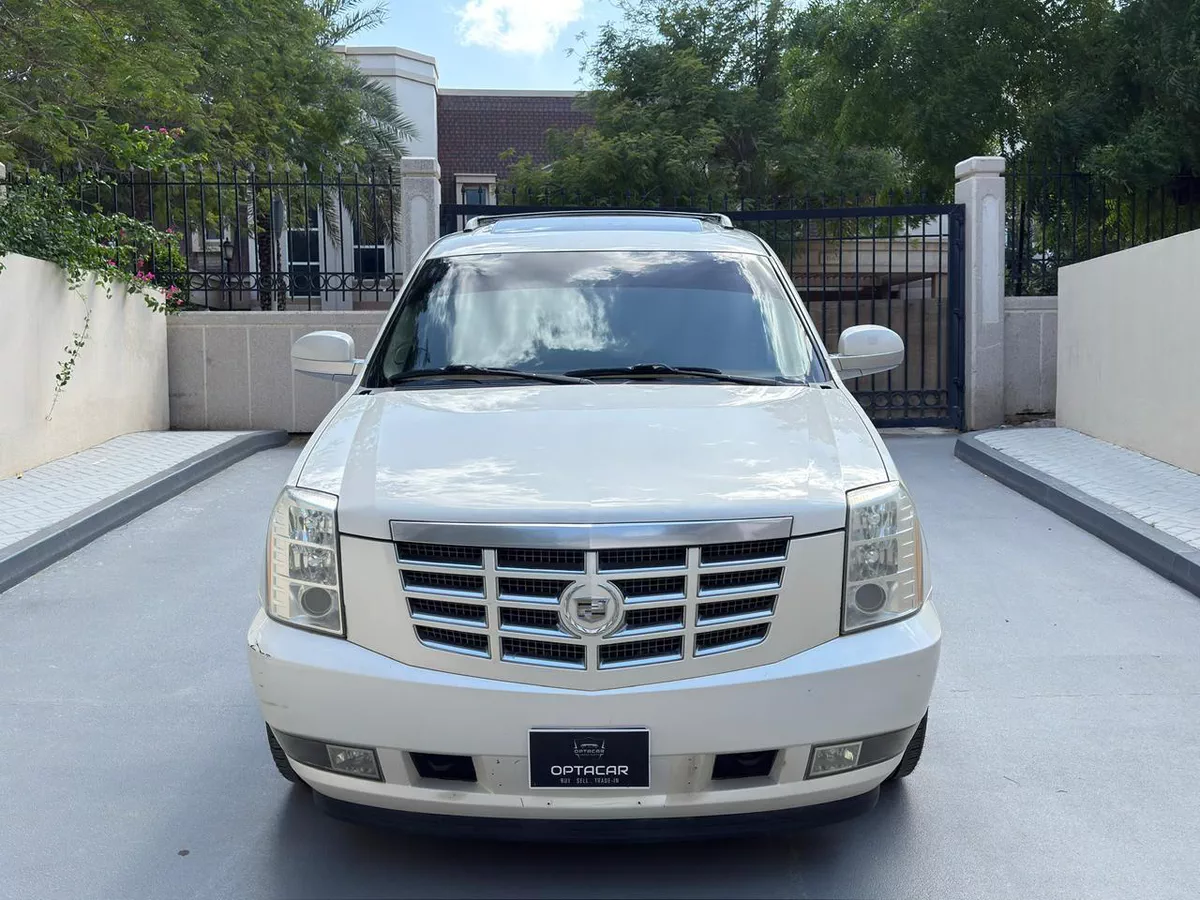 Gulf Specs 2011 CADILLAC ESCALADE PLATINUM 7-Seater, 6.2Litre V8-1-1