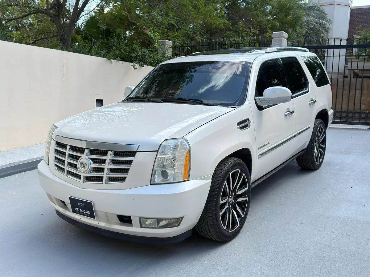 Gulf Specs 2011 CADILLAC ESCALADE PLATINUM 7-Seater, 6.2Litre V8-5-5