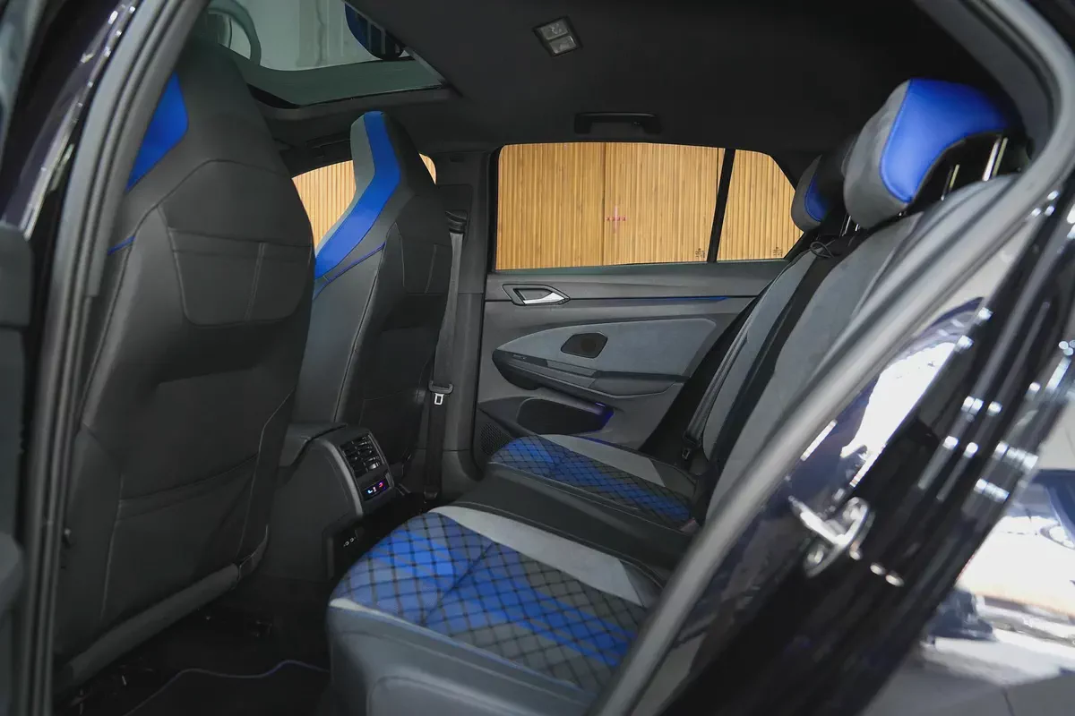 2022 - Volkswagen Golf R - Low mileage | With warranty for 129,000.00 AED-12-12