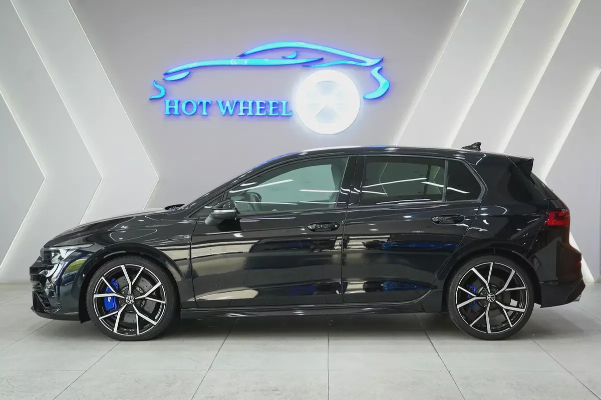 2022 - Volkswagen Golf R - Low mileage | With warranty for 129,000.00 AED-4-4